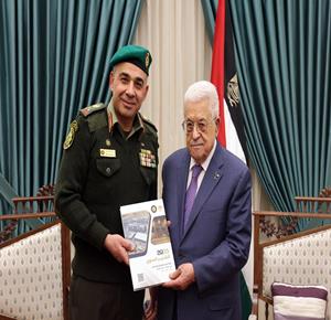 الرئيس محمود عباس، يتسلم التقرير السنوي من هيئة التدريب العسكري 
