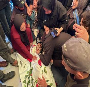 وداع وتشييع الشهيد  أمجد الجرف في مجمع ناصر الطبي، ارتقى بنيران الاحتلال شرق مدينة خان يونس جنوب قطاع غزة