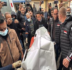 وصول أربعة شهداء، بينهم صحفي، إلى مستشفى شهداء الأقصى في دير البلح، جراء استهدافين إسرائيليين منفصلين، أحدهما شرق مخيم البريج والآخر في مدينة الزهراء وسط قطاع غزة