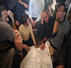 وداع وتشييع شهيدين جراء قصف الاحتلال لمركبة في مواصي خان يونس جنوب قطاع غزة