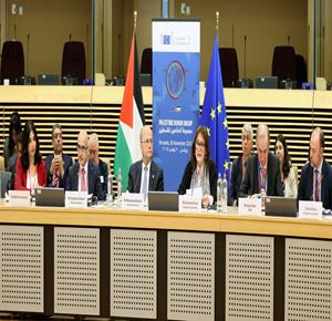 رئيس الوزراء محمد مصطفى، خلال القاء كلمته في اجتماع لمجموعة الدول المانحة والشركاء الدوليين