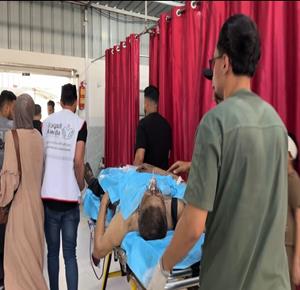 وصول شهيد وعدد من الاصابات إلى مستشفى العودة بالنصيرات، جراء استهدافهم من قبل الاحتلال الإسرائيلي جنوب غرب مخيم البريج وسط قطاع غزة.