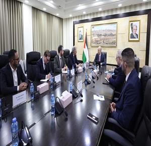 رئيس الوزراء محمد مصطفى يستقبل المبعوث الأوروبي لعملية السلام في الشرق الأوسط كريستوف بيجو 