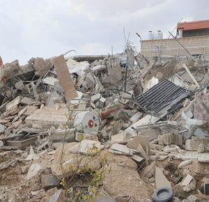 قوات الاحتلال الاسرائيلي تهدم منزلين في منطقة المطار شرق اريحا