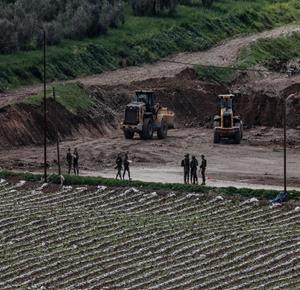 قوات الاحتلال تقوم بأعمال تجريف وهدم قرب المدخل الشرقي لبلدة عرابة، جنوب جنين
