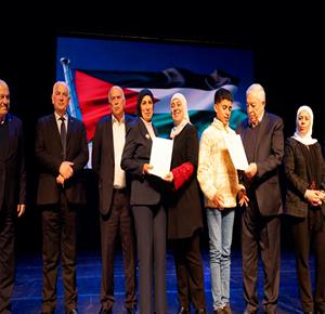  تحت رعاية الرئيس محمود عباس ،جانب من حفل تخريج برنامج شباب من أجل فلسطين.