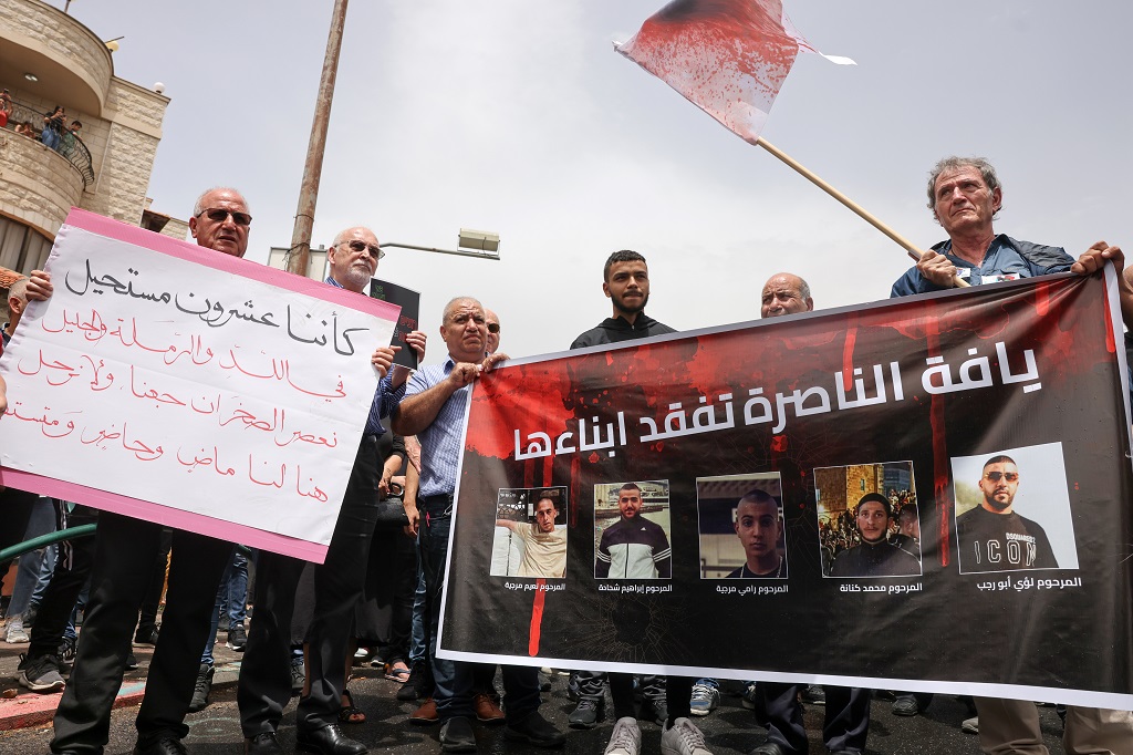 تظاهرة في الناصرة احتجاجا على جرائم القتل المستشرية في المجتمع الفلسطيني داخل أراضي الـ48 (تصوير: أ ف ب)