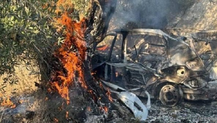 الاحتلال يقصف مركبة الشهداء 