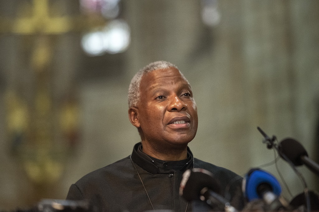 رئيس أساقفة الكنيسة الأنجليكانية في جنوب إفريقيا ثابو ماكجوبا (أرشيف: أ ف ب)