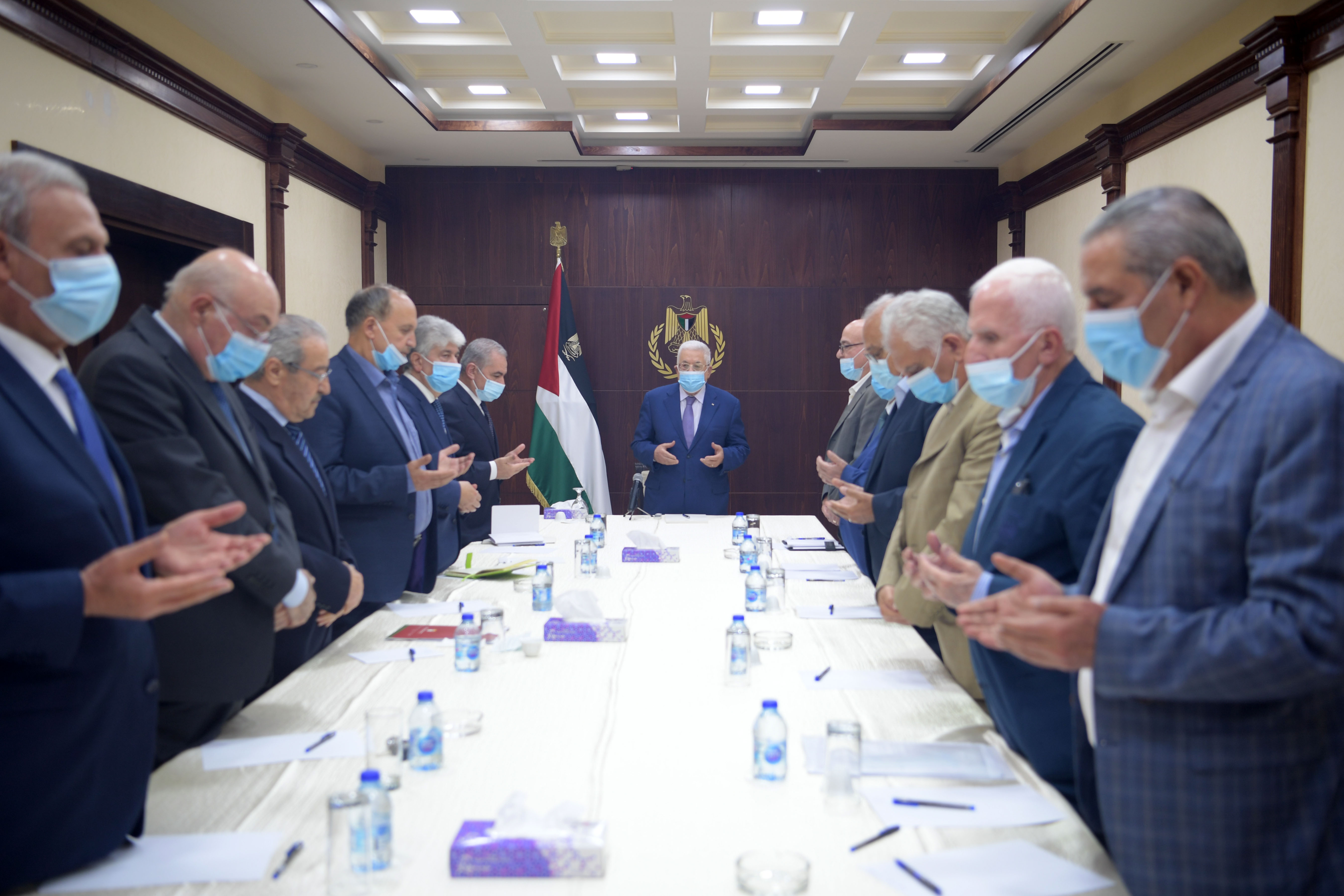 الرئيس محمود عباس خلال ترؤسه اجتماع اللجنة التنفيذية لمنظمة التحرير (تصوير: ثائر غنايم)