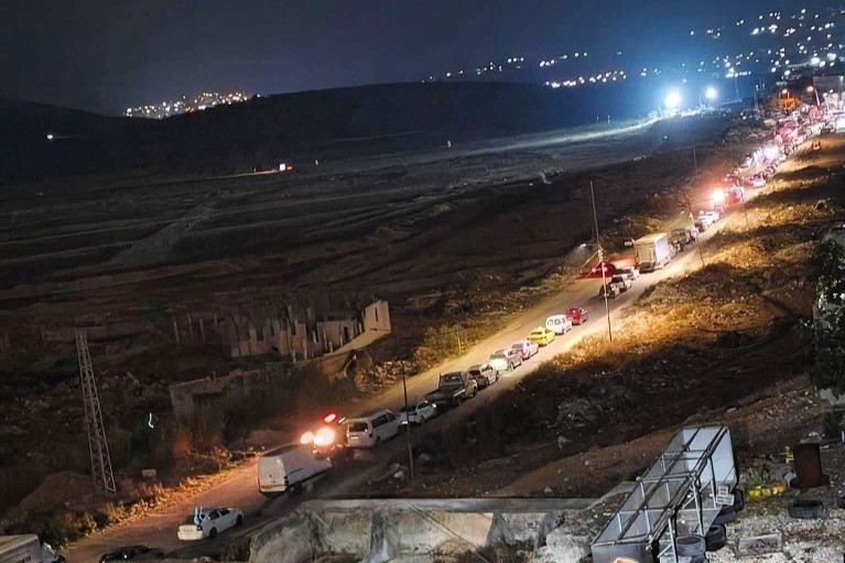 الاحتلال يغلق حاجز بيت فوريك العسكري شرق نابلس