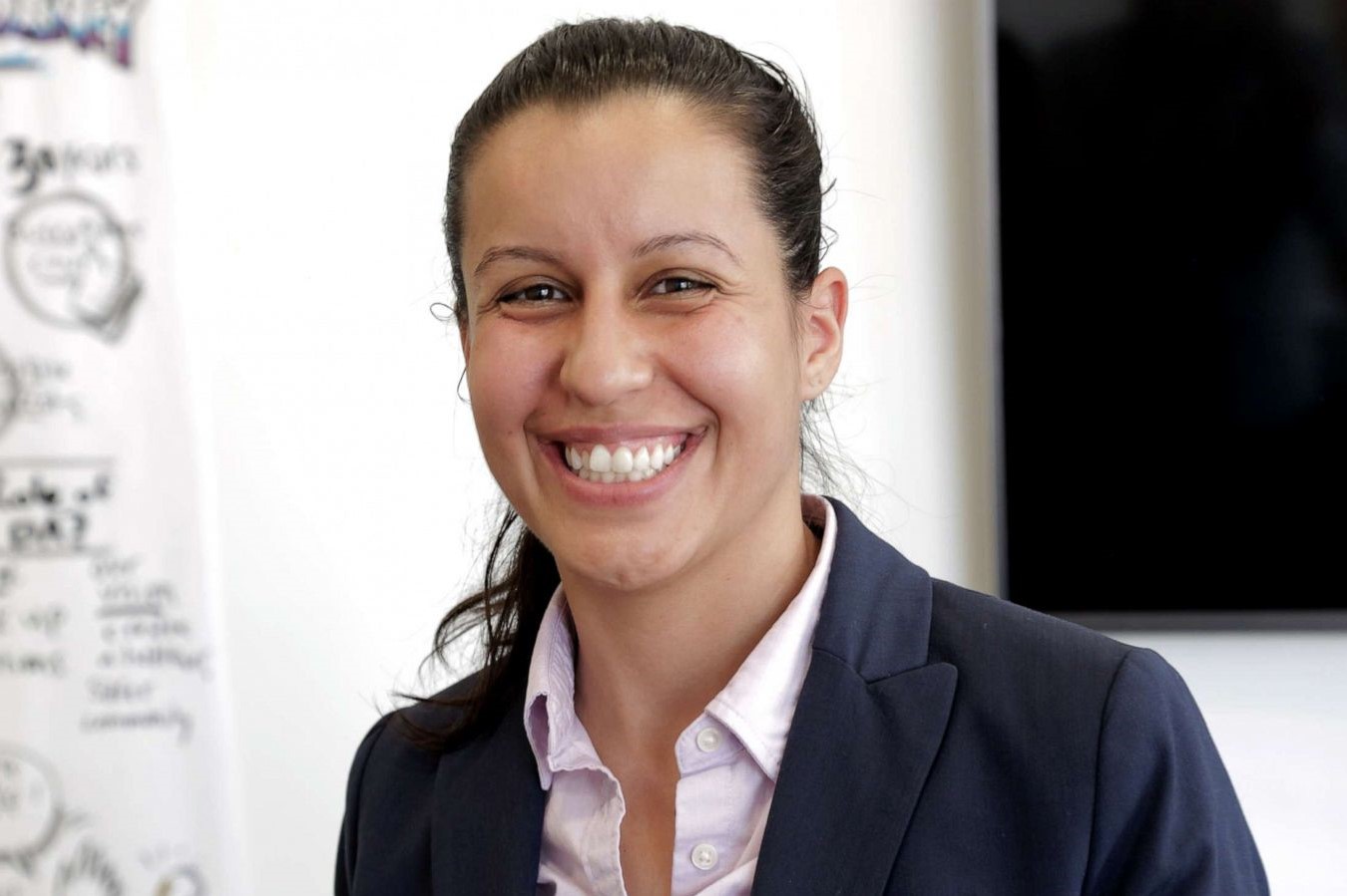 عضو مجلس ولاية نيويورك، الناشطة السياسية والمجتمعية الأميركية تيفاني كابان