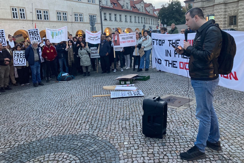 جانب من التظاهرة في العاصمة التشيكية براغ