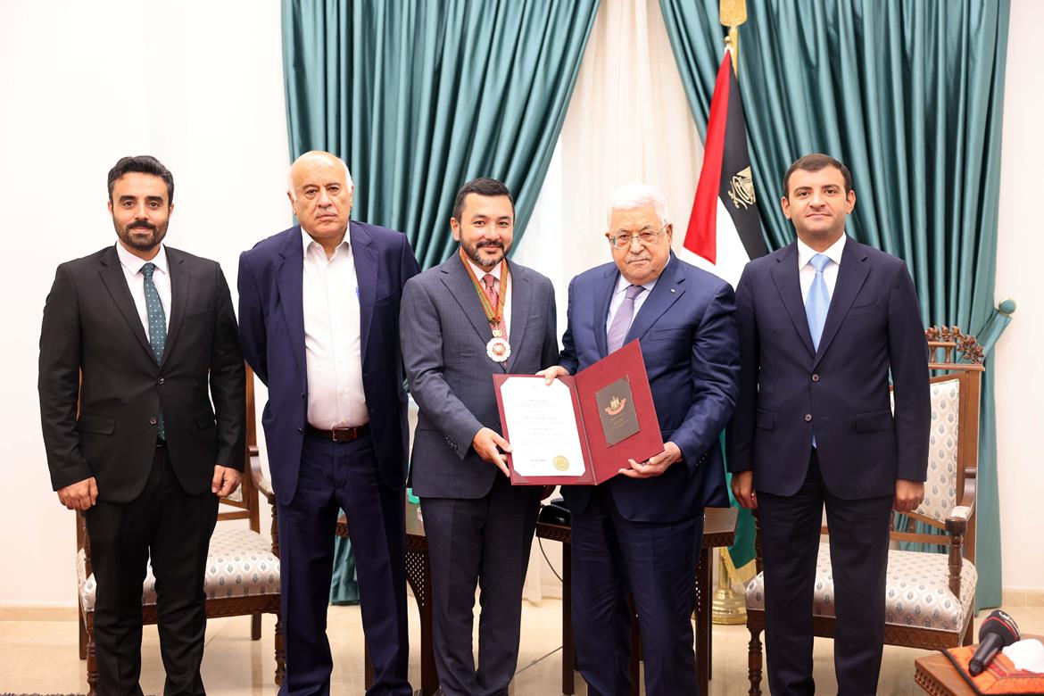 الرئيس يكرم رئيس منتدى شباب التعاون الاسلامي