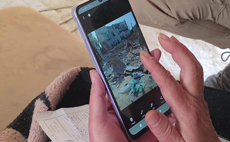 أمنيات المسنة جندية: انتشال شهداء ومواصلة علاجها أمنيات المسنة جندية: انتشال شهداء ومواصلة علاجها