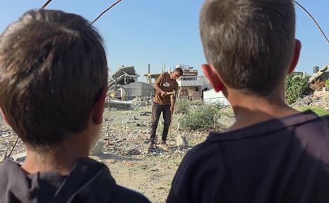 إعادة استخدام حديد المباني المدمّرة في غزة إعادة استخدام حديد المباني المدمّرة في غزة