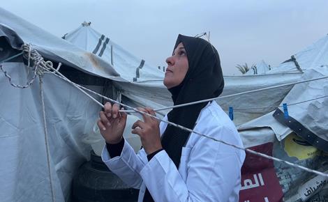 الطبيبة نهى تنتظر الإفراج عن طفلها محمود 